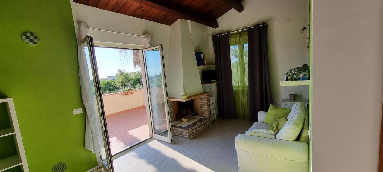 Apartamento Casale Angela Torrevecchia Teatina Exterior foto