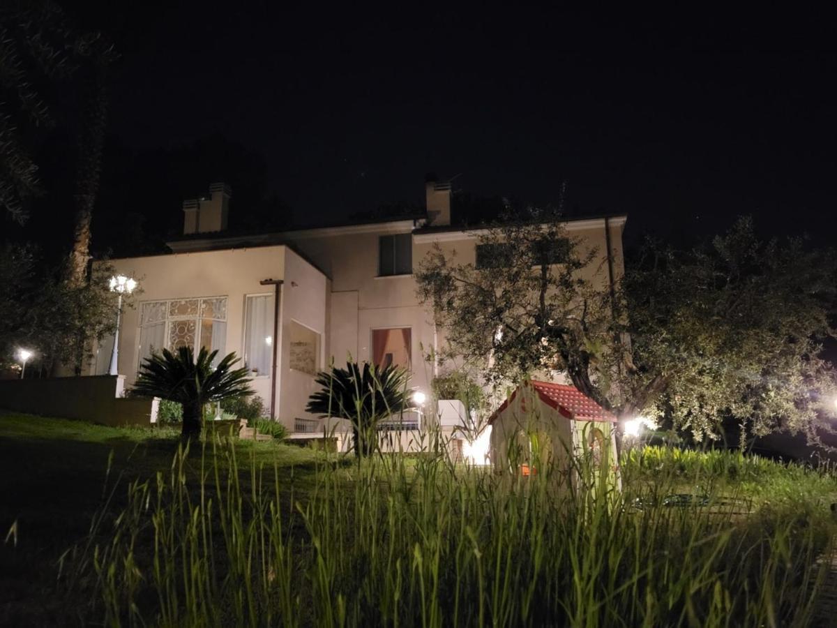 Apartamento Casale Angela Torrevecchia Teatina Exterior foto