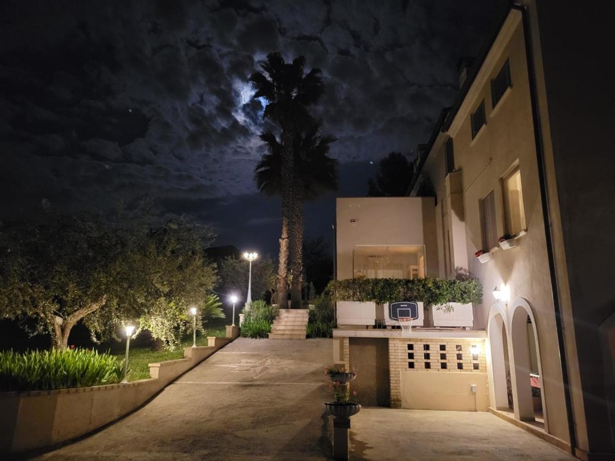 Apartamento Casale Angela Torrevecchia Teatina Exterior foto